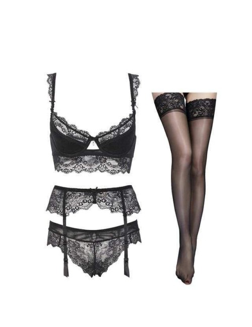 Komplet bielizny koronkowej z koronkowym biustonoszem typu bralette