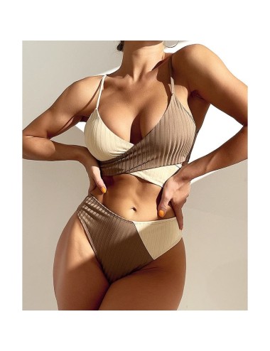 Dwuczęściowe bikini z wysokim stanem
