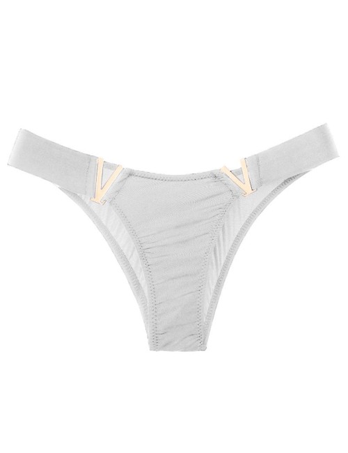 Figi z metalowymi elementami w kolorze rose gold