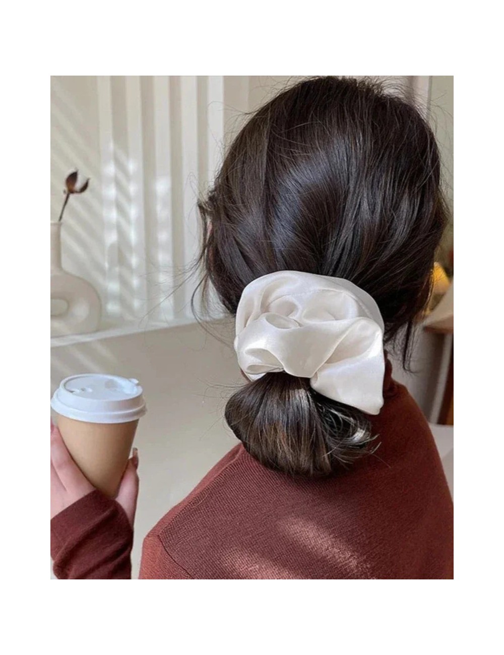 Satynowa frotka do włosów scrunchie