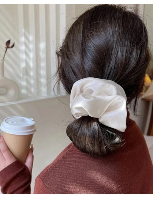 Satynowa frotka do włosów scrunchie