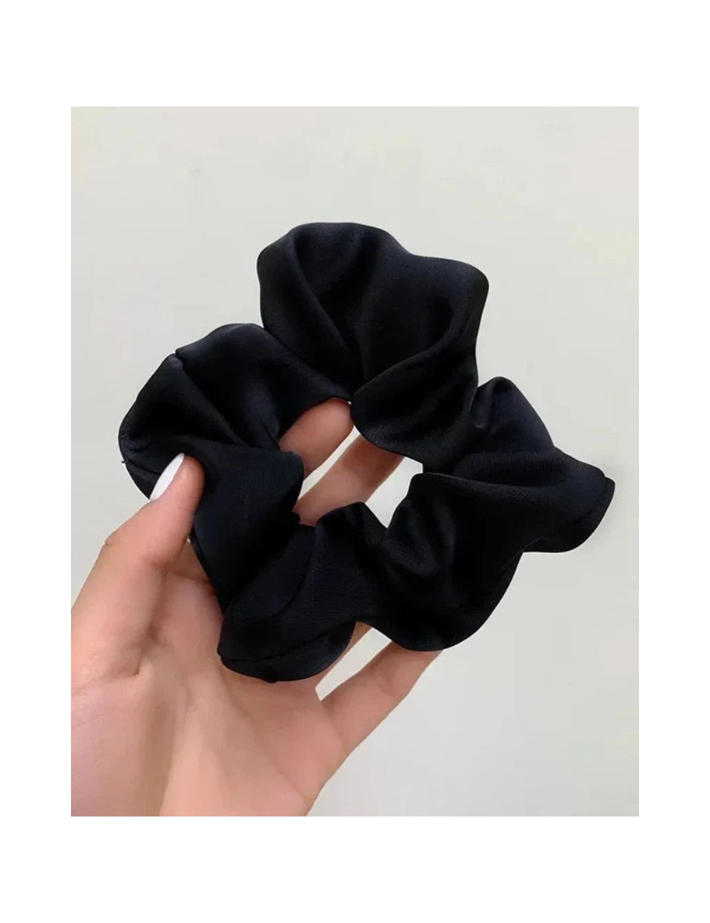 Satynowa frotka do włosów scrunchie