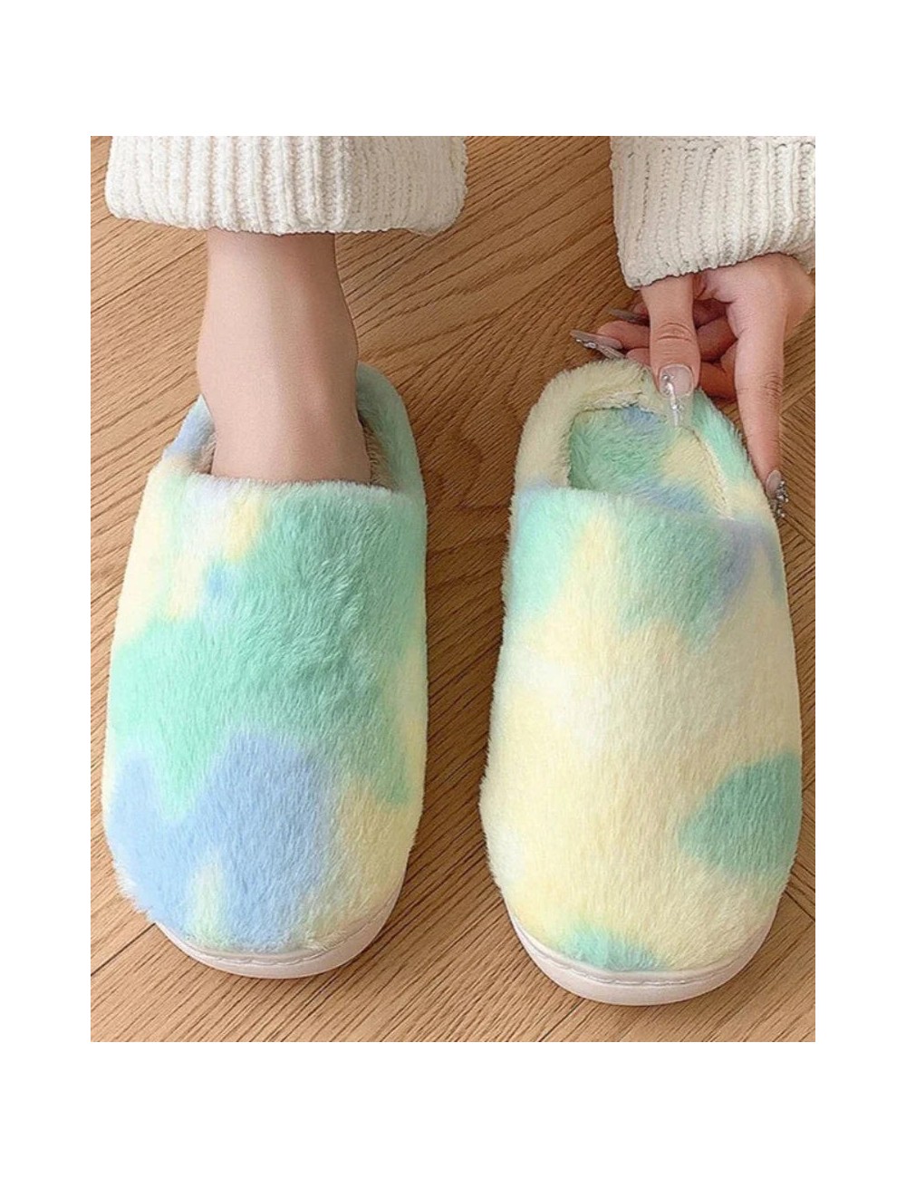 Puchate kapcie Tie Dye