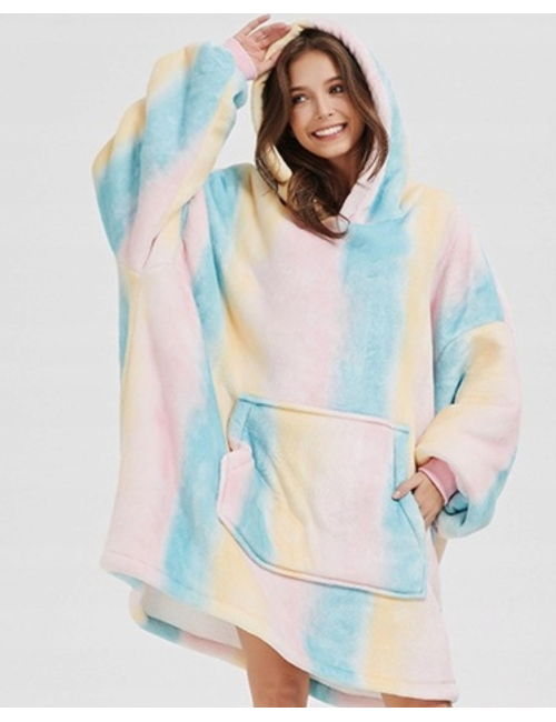 Puchata kocobluza oversize z kapturem i kieszonką