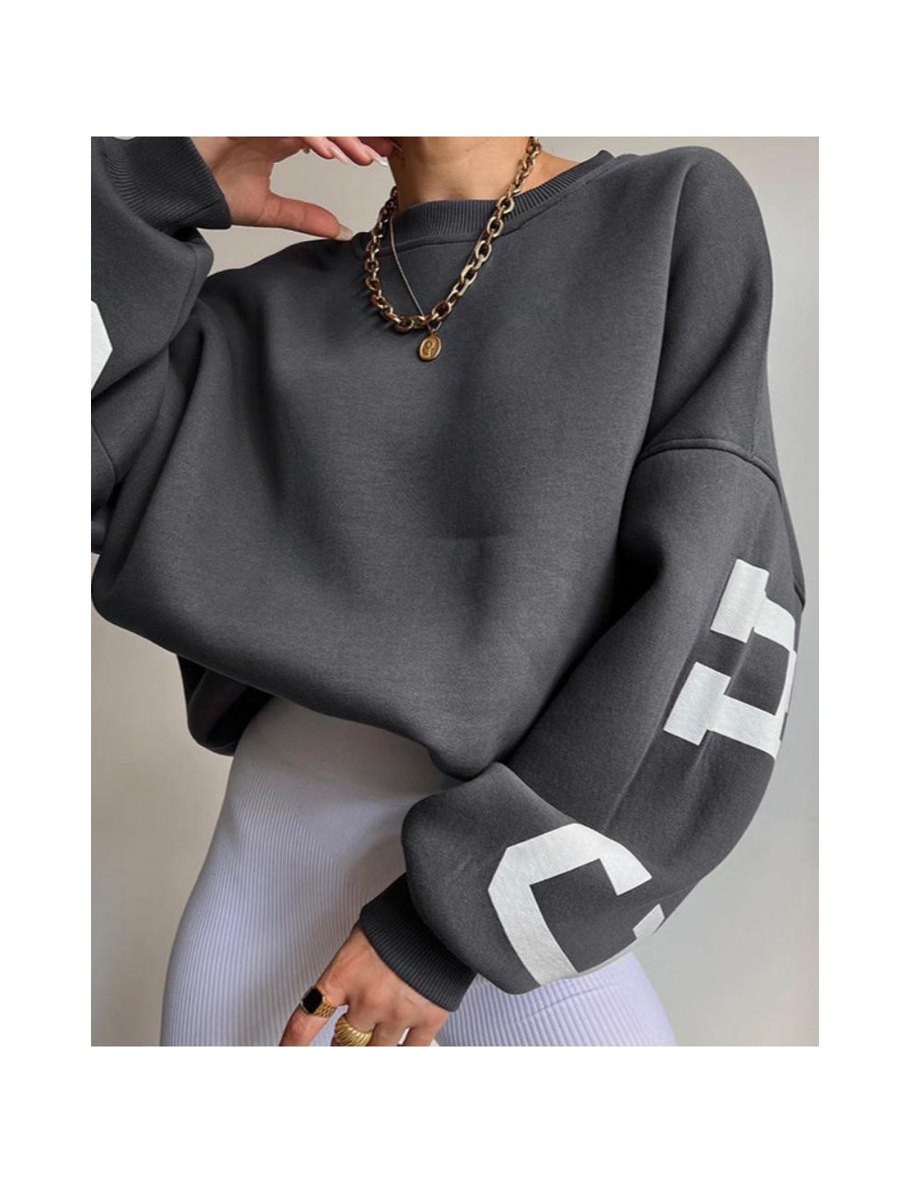 Luźna bluza oversize crewneck