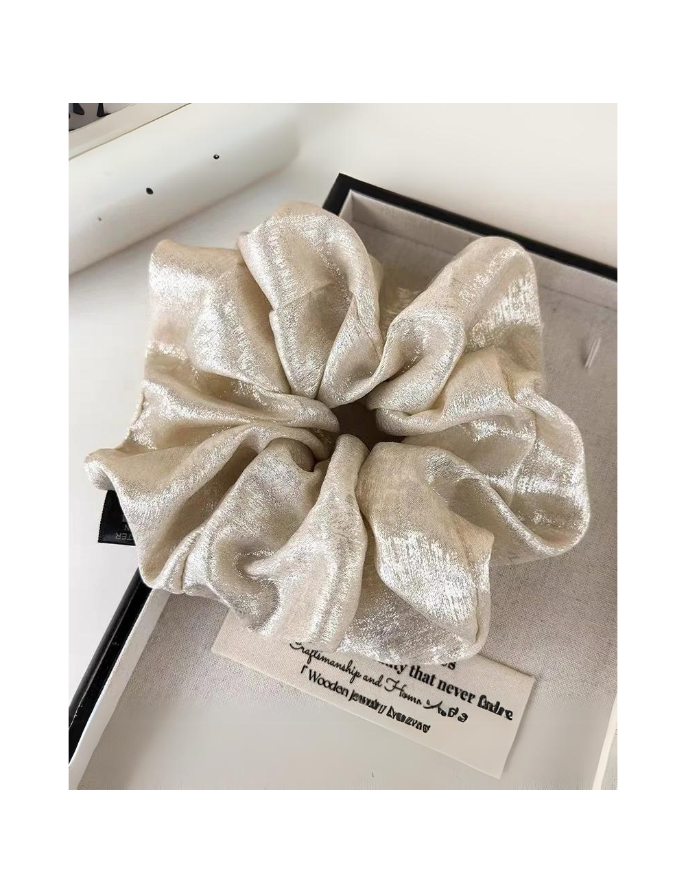 Frotka do włosów scrunchie połyskująca