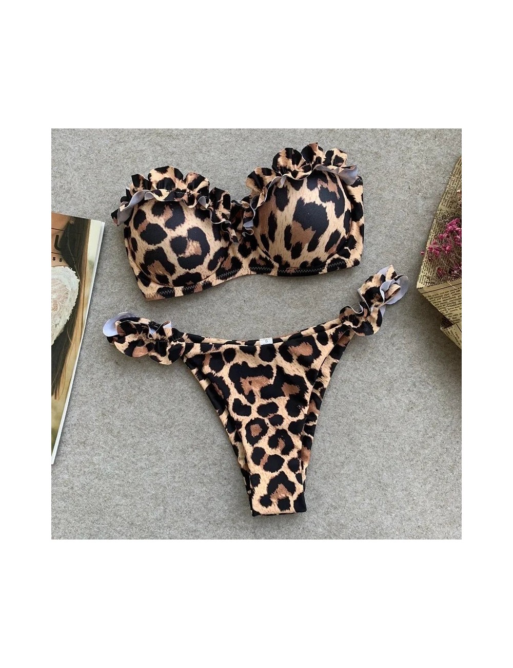 Dwuczęściowy strój kąpielowy bikini w panterkę z falbankami