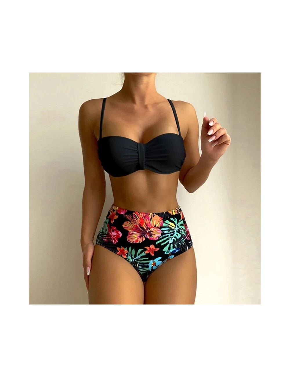 Dwuczęściowy strój kąpielowy z wysokim stanem w kwiaty