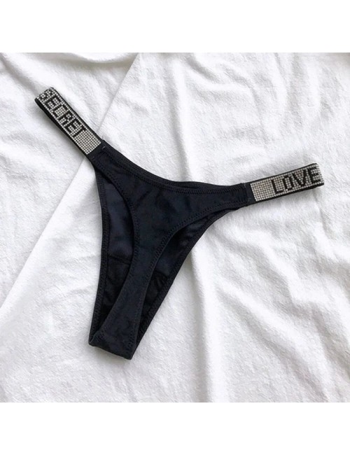 Stringi z cyrkoniami