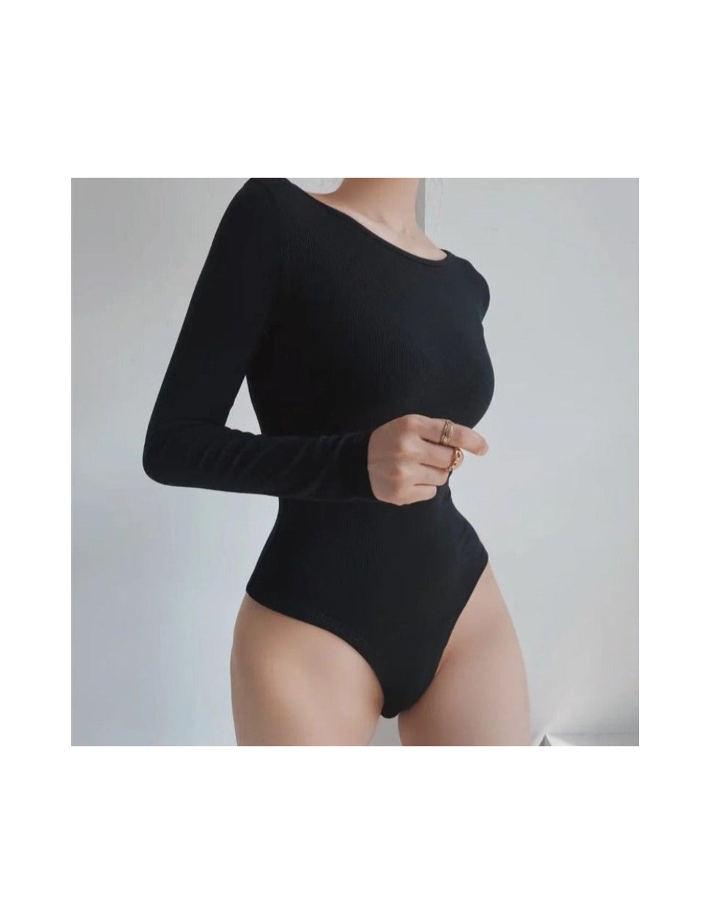 Eleganckie body z odkrytymi plecami