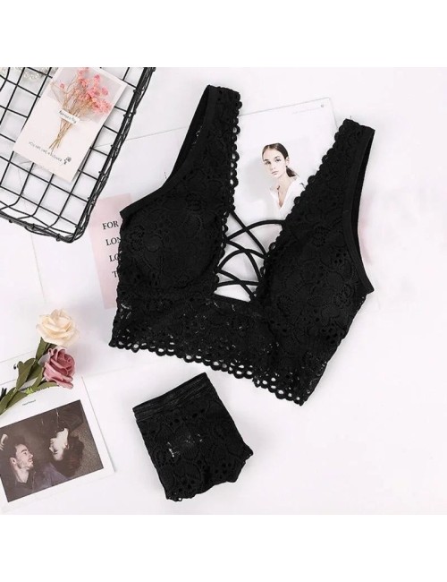 Komplet bielizny koronkowej z głębokim wycięciem