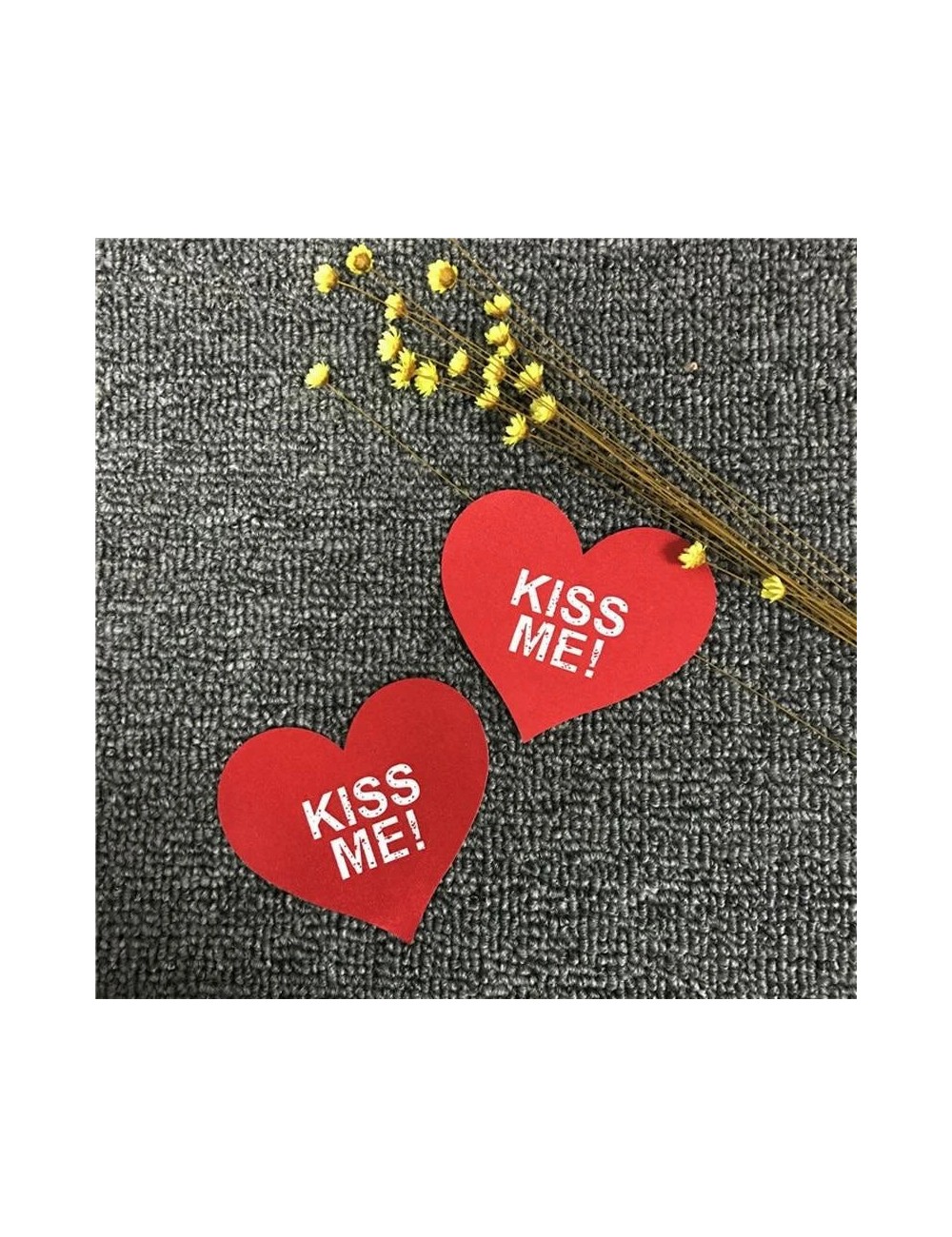 Naklejki na sutki z napisem "Kiss me"