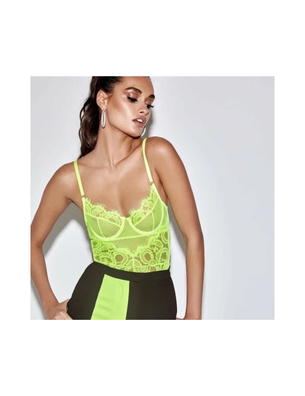 Neonowe body koronkowe